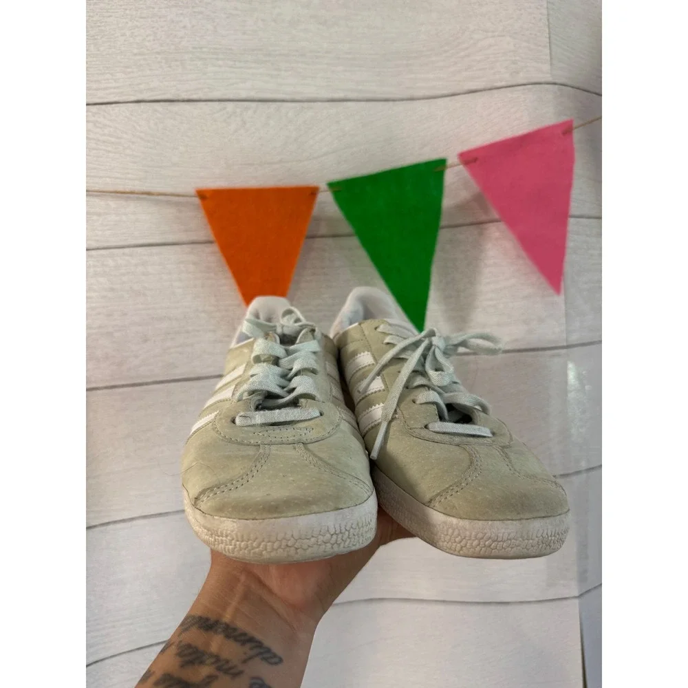 Adidas Gazelle Suede Sneakers sage Green Mint White BB5473 Mens 4 Womens 5.5